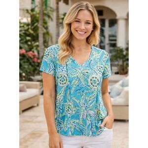 Lilly Pulitzer Etta V-Neck T-Shirt in Bermuda Blue Turtle Szn Size M